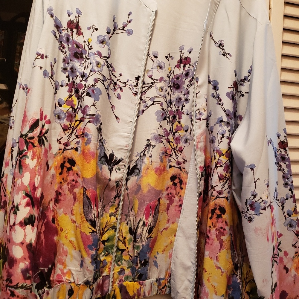 Jacket - Picture 5 of 5